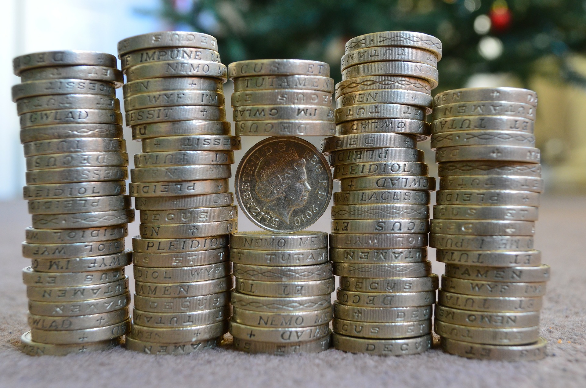 Money Saving Tips-Even Small Changes Can Add Up By Nevo Barchad I think one of the biggest money saving tips people overlook is that even small changes can add up quickly. I know I didn't pay much attention to a few cents savings here or a dollar there